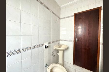 Casa para alugar com 110m², 3 quartos e 2 vagas Casa para alugar com 110m², 3 quartos e 2 vagasBanheiro 1