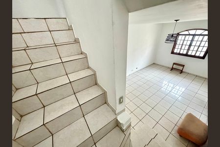 Casa para alugar com 110m², 3 quartos e 2 vagas Casa para alugar com 110m², 3 quartos e 2 vagasEscada interna