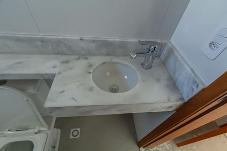 Apartamento à venda com 116m², 2 quartos e 2 vagas Apartamento à venda com 116m², 2 quartos e 2 vagasBanheiro da Suíte 1