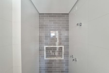 Apartamento à venda com 58m², 2 quartos e 1 vaga Apartamento à venda com 58m², 2 quartos e 1 vagaBanheiro Social