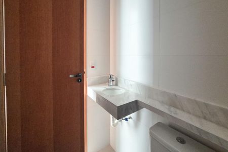 Apartamento à venda com 58m², 2 quartos e 1 vaga Apartamento à venda com 58m², 2 quartos e 1 vagaBanheiro Social