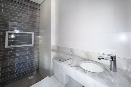 Apartamento à venda com 58m², 2 quartos e 1 vaga Apartamento à venda com 58m², 2 quartos e 1 vagaBanheiro Social