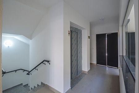 Apartamento à venda com 58m², 2 quartos e 1 vaga Apartamento à venda com 58m², 2 quartos e 1 vagaHall de entrada