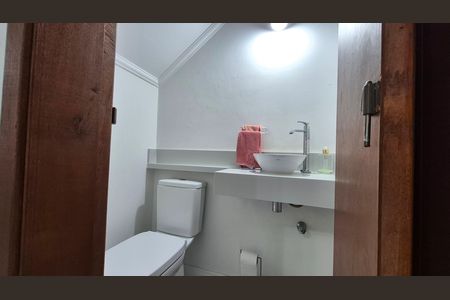 Casa à venda com 108m², 3 quartos e 2 vagas Casa à venda com 108m², 3 quartos e 2 vagasLavabo