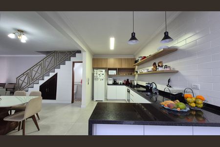 Casa à venda com 108m², 3 quartos e 2 vagas Casa à venda com 108m², 3 quartos e 2 vagasCozinha