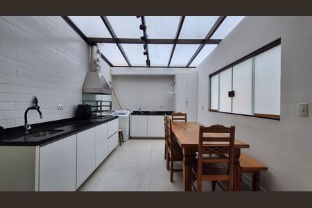 Casa à venda com 108m², 3 quartos e 2 vagas Casa à venda com 108m², 3 quartos e 2 vagasArea de serviço