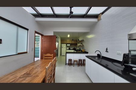 Casa à venda com 108m², 3 quartos e 2 vagas Casa à venda com 108m², 3 quartos e 2 vagasArea de serviço