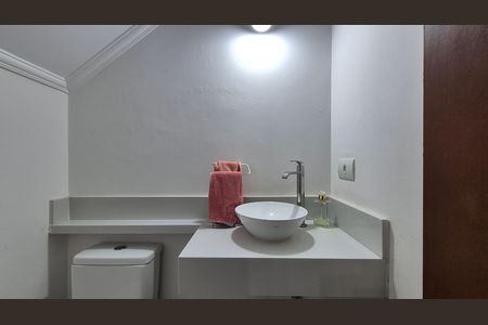 Casa à venda com 108m², 3 quartos e 2 vagas Casa à venda com 108m², 3 quartos e 2 vagasLavabo