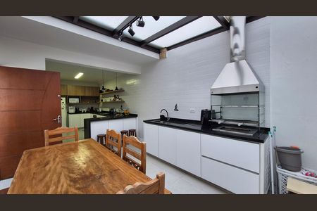 Casa à venda com 108m², 3 quartos e 2 vagas Casa à venda com 108m², 3 quartos e 2 vagasArea de serviço