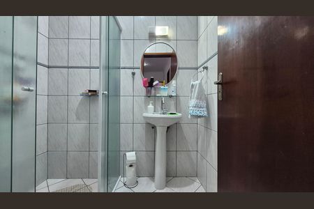 Casa à venda com 108m², 3 quartos e 2 vagas Casa à venda com 108m², 3 quartos e 2 vagasBanheiro