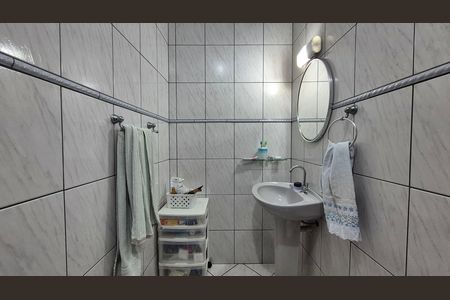 Casa à venda com 108m², 3 quartos e 2 vagas Casa à venda com 108m², 3 quartos e 2 vagasBanheiro da suíte