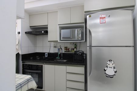 Cozinha de apartamento à venda com 2 quartos, 48m² em Parque Savoi City, São Paulo