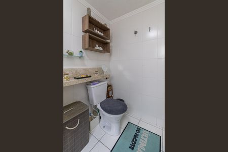 Banheiro de apartamento à venda com 2 quartos, 48m² em Parque Savoi City, São Paulo