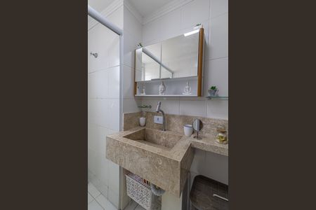 Banheiro de apartamento à venda com 2 quartos, 48m² em Parque Savoi City, São Paulo