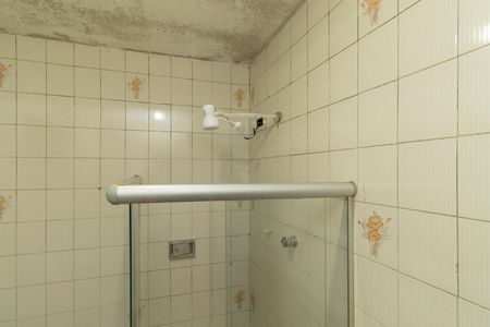 Banheiro de casa para alugar com 2 quartos, 80m² em Parque Santa Madalena, São Paulo