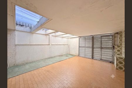 Casa para alugar com 180m², 2 quartos e 2 vagas Casa para alugar com 180m², 2 quartos e 2 vagasGaragem