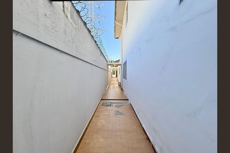 Casa para alugar com 180m², 2 quartos e 2 vagas Casa para alugar com 180m², 2 quartos e 2 vagasQuintal Lateral