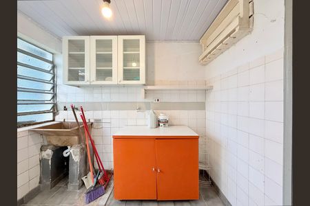 Casa para alugar com 180m², 2 quartos e 2 vagas Casa para alugar com 180m², 2 quartos e 2 vagasÁrea de Serviço