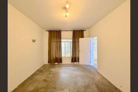 Casa para alugar com 180m², 2 quartos e 2 vagas Casa para alugar com 180m², 2 quartos e 2 vagasSala
