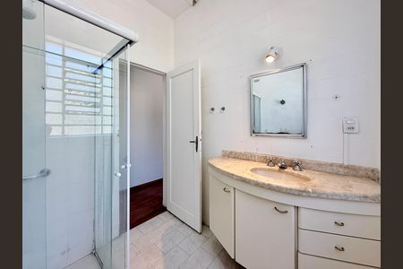 Casa para alugar com 180m², 2 quartos e 2 vagas Casa para alugar com 180m², 2 quartos e 2 vagasBanheiro