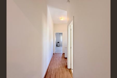 Casa para alugar com 180m², 2 quartos e 2 vagas Casa para alugar com 180m², 2 quartos e 2 vagasCorredor Quartos
