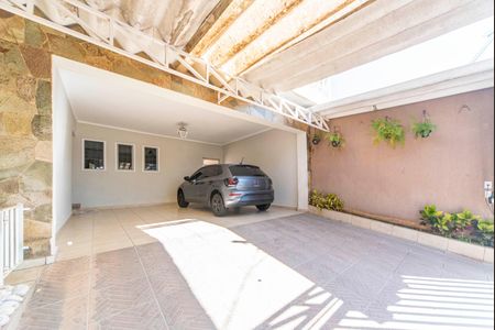 Garagem de casa à venda com 3 quartos, 250m² em Vila Guarani, Santo André