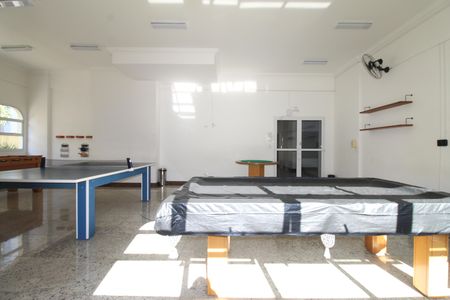 Apartamento para alugar com 81m², 2 quartos e 1 vagaÁrea comum - Sala de Jogos
