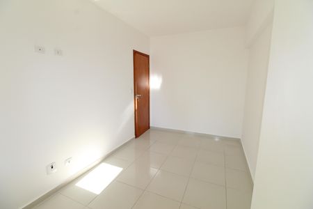 Apartamento para alugar com 81m², 2 quartos e 1 vagaQuarto