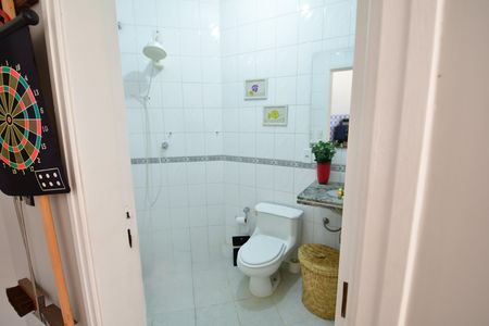Casa para alugar com 330m², 4 quartos e 3 vagasBanheiro de serviço
