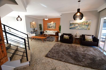 Casa para alugar com 330m², 4 quartos e 3 vagasSala