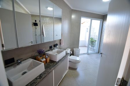 Casa para alugar com 330m², 4 quartos e 3 vagasBanheiro Suíte