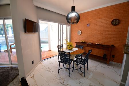 Casa para alugar com 330m², 4 quartos e 3 vagasSala