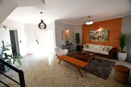 Casa para alugar com 330m², 4 quartos e 3 vagasSala