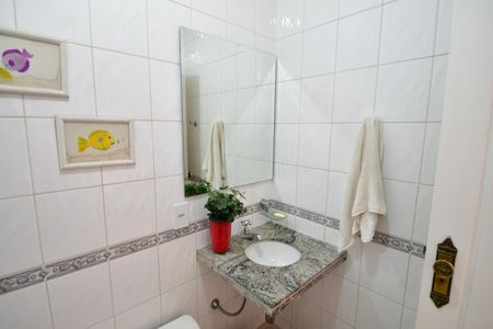 Casa para alugar com 330m², 4 quartos e 3 vagasBanheiro de serviço
