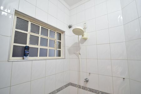 Casa para alugar com 330m², 4 quartos e 3 vagasBanheiro de serviço