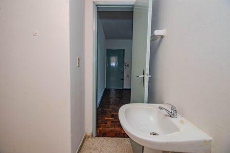 Banheiro de apartamento para alugar com 1 quarto, 45m² em Bom Jesus, Porto Alegre