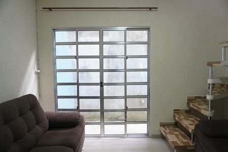 Casa para alugar com 4 quartos, 140m² em Conj. Hab. Sitio Conceicao, São Paulo