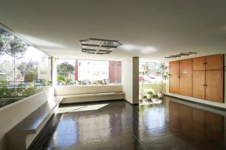 Apartamento à venda com 52m², 2 quartos e 1 vaga Apartamento à venda com 52m², 2 quartos e 1 vagaHall