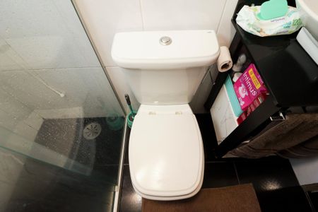 Banheiro de apartamento à venda com 2 quartos, 52m² em Jardim Peri, São Paulo