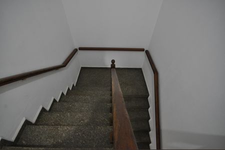 Casa para alugar com 237m², 4 quartos e 7 vagasEscada