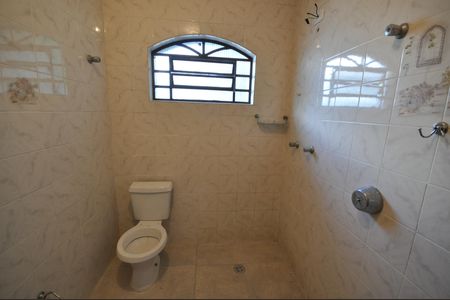 Casa para alugar com 237m², 4 quartos e 7 vagasBanheiro da Suíte 2