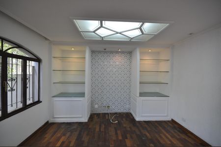 Casa para alugar com 237m², 4 quartos e 7 vagasSala