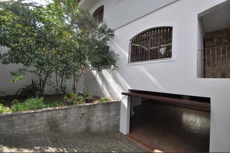 Casa para alugar com 237m², 4 quartos e 7 vagasQuintal