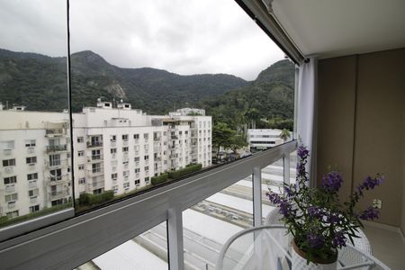Apartamento à venda com 64m², 2 quartos e 1 vagaVaranda