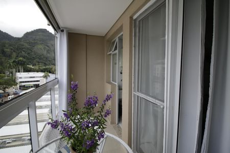 Apartamento à venda com 64m², 2 quartos e 1 vagaVaranda