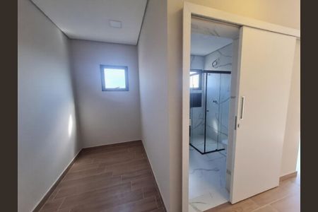Quarto de casa de condomínio para alugar com 2 quartos, 200m² em Villas do Jaguarí, Santana de Parnaíba