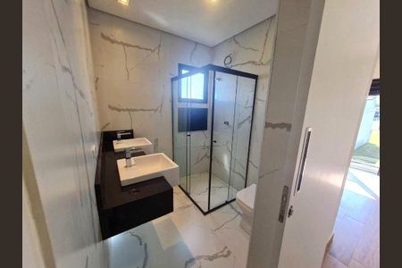 Banheiro de casa de condomínio para alugar com 2 quartos, 200m² em Villas do Jaguarí, Santana de Parnaíba