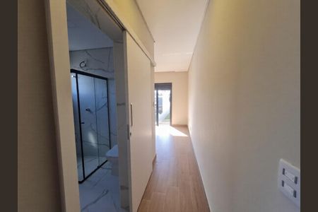 Corredor de casa de condomínio para alugar com 2 quartos, 200m² em Villas do Jaguarí, Santana de Parnaíba