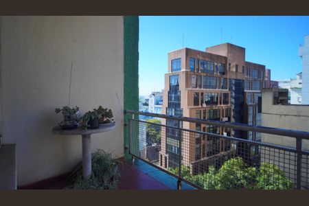 Apartamento para alugar com 200m², 4 quartos e 1 vaga Apartamento para alugar com 200m², 4 quartos e 1 vagaVaranda quarto 3