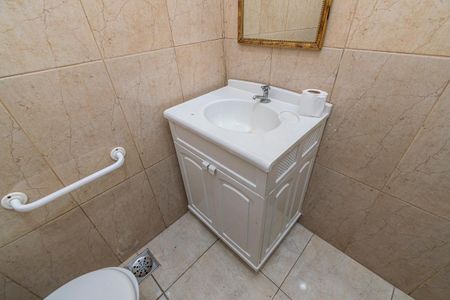 Apartamento à venda com 110m², 2 quartos e sem vaga Apartamento à venda com 110m², 2 quartos e sem vagaBanheiro